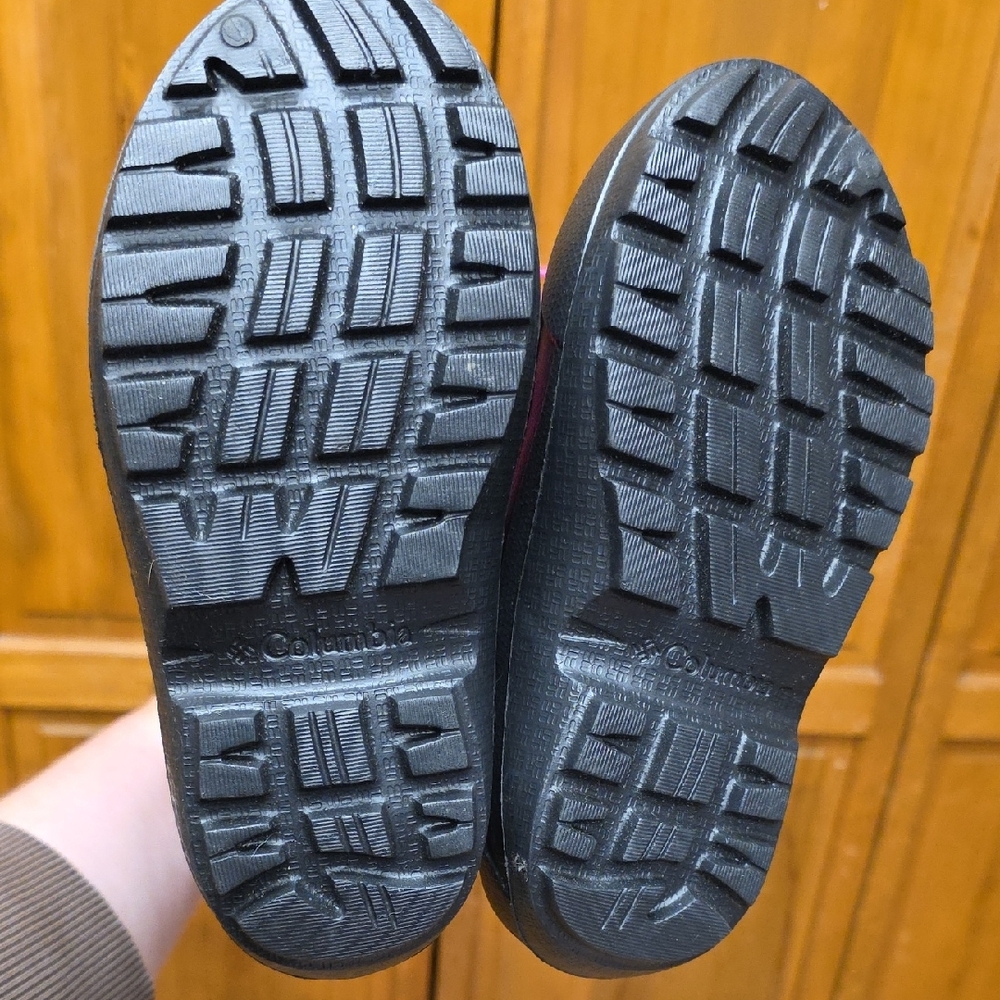 Columbia size 12 Kids Powderbug Forty Waterproof  Snowboot Fushia NWOT - Picture 9 of 12